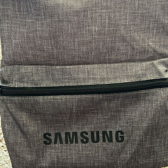 Samsung Insulated Backpack Cooler – Gray, Pre-Owned - Picture 4 of 8